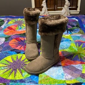 Arizona pull-on boots, size 7